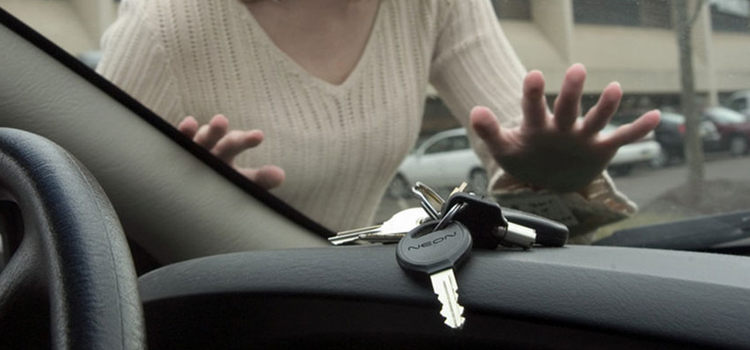 vehicle lockout service Tustin